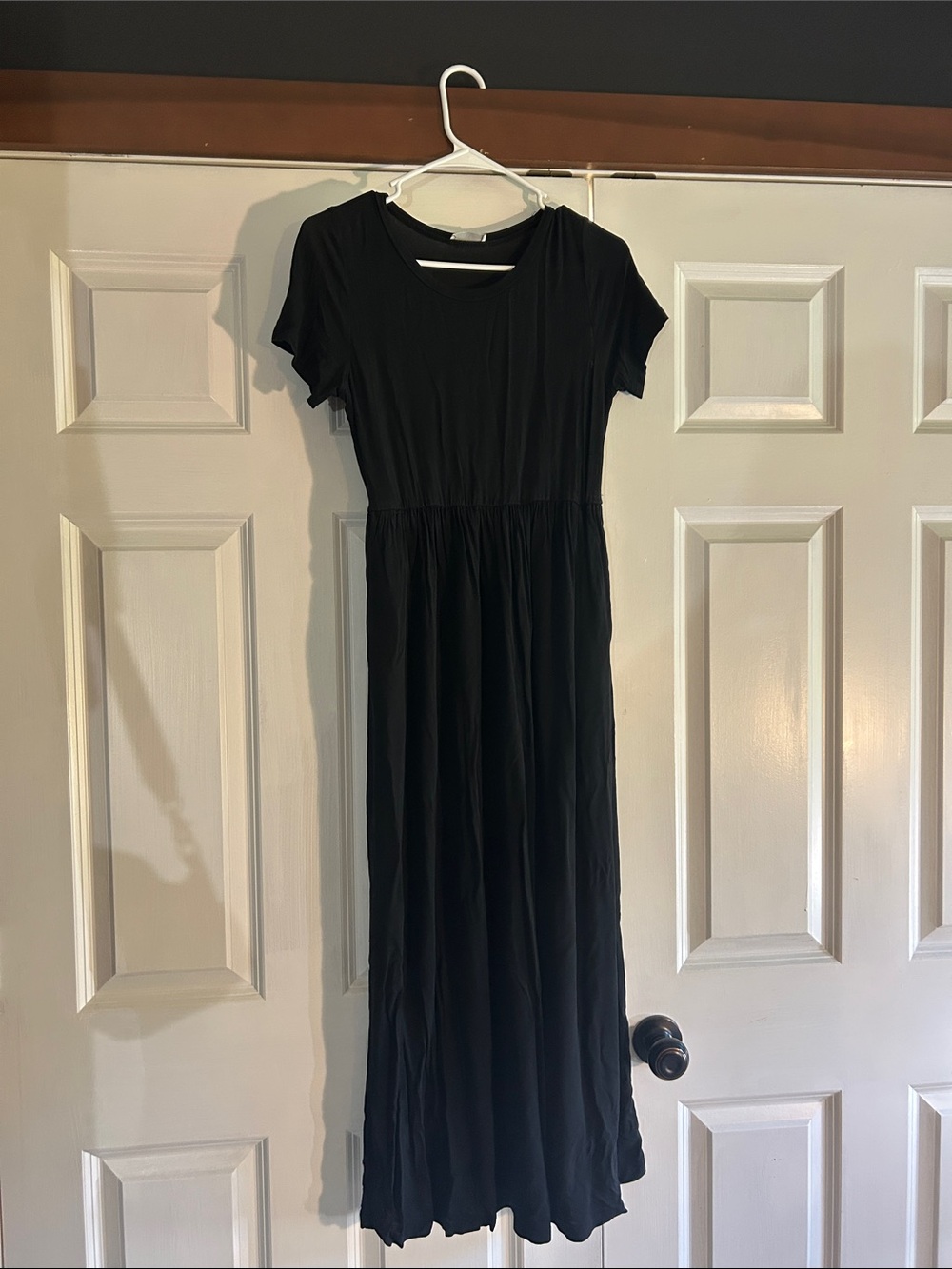 Women's Black Short-Sleeve Maxi Dress - Elegant Everyday Style